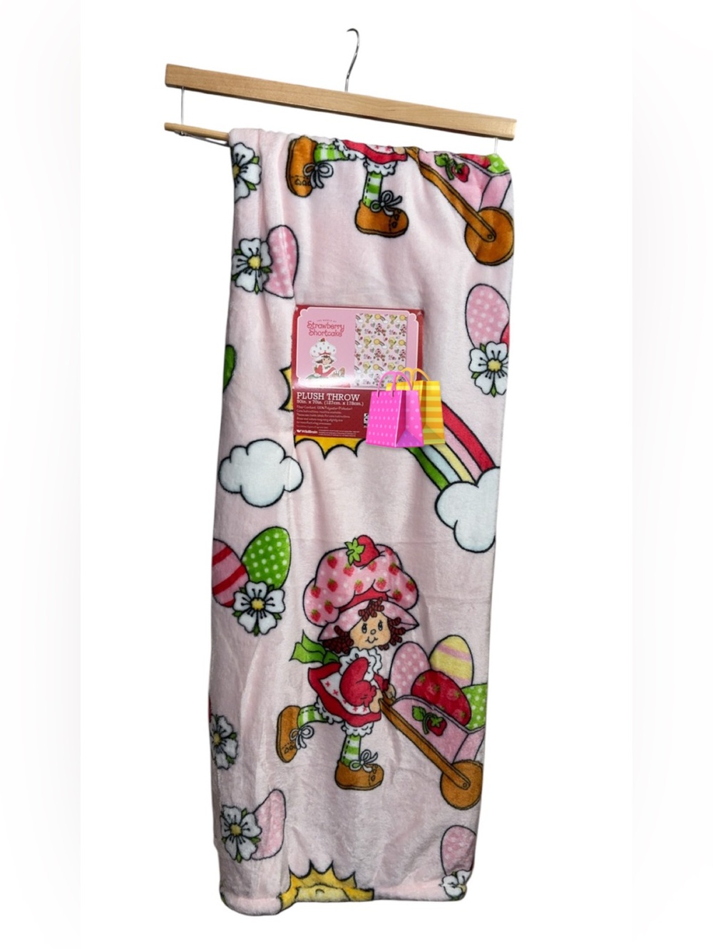 Strawberry shortcake blanket